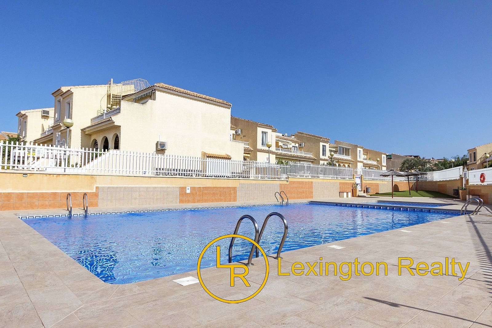 2 soverom Leilighet til salgs i Gran Alacant med svømmebasseng - € 179 000 (Ref: 9766800)