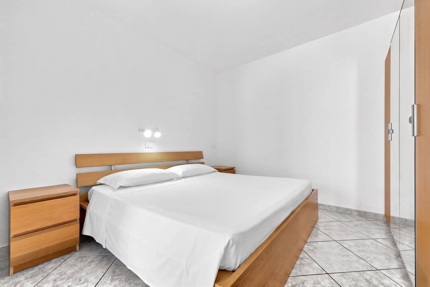 2 slaapkamer Appartement te koop in Arona met zwembad garage - € 290.000 (Ref: 10158051)