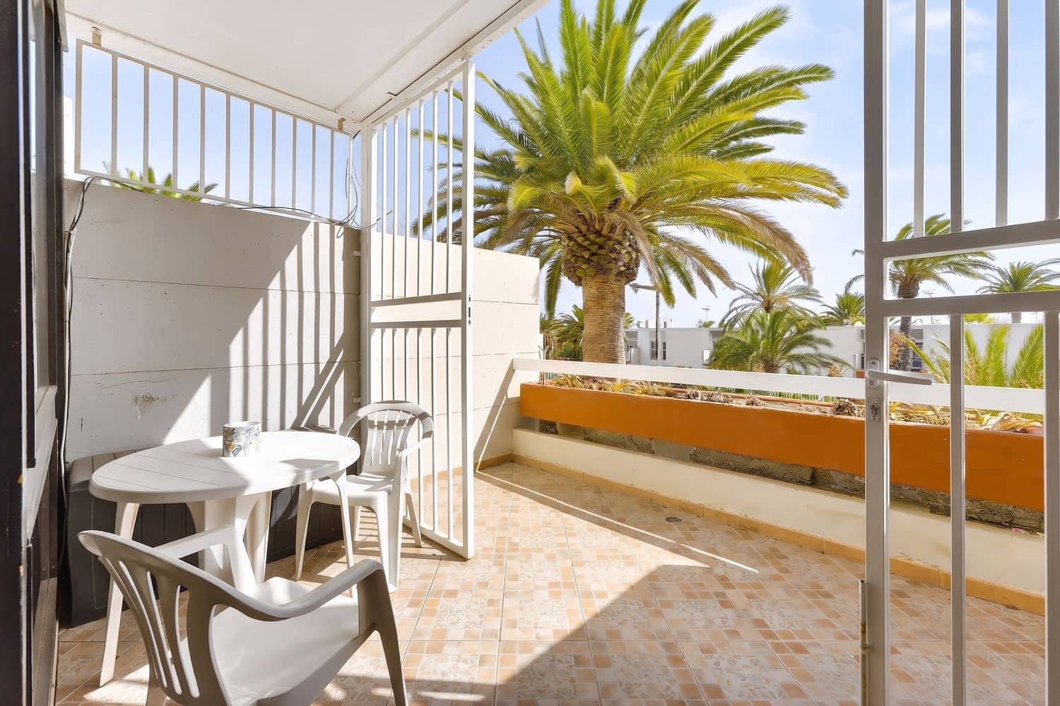 2 slaapkamer Appartement te koop in Arona met zwembad garage - € 290.000 (Ref: 10158051)