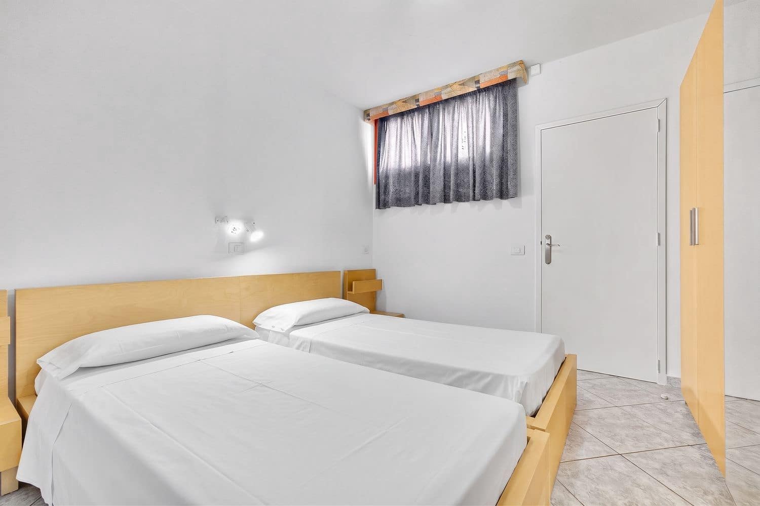 2 slaapkamer Appartement te koop in Arona met zwembad garage - € 290.000 (Ref: 10158051)