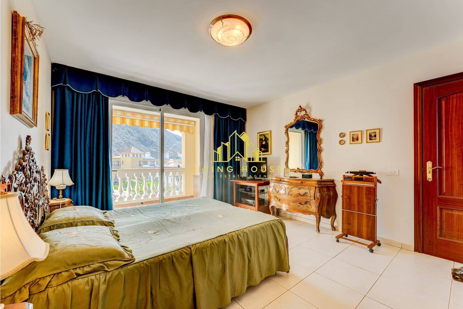4 soverom Leilighet til salgs i Los Cristianos med svømmebasseng garasje - € 1 250 000 (Ref: 10158052)