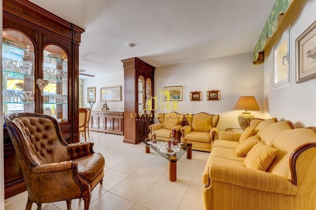 4 soverom Leilighet til salgs i Los Cristianos, Arona med svømmebasseng garasje - € 1 250 000 (Ref: 10158052)