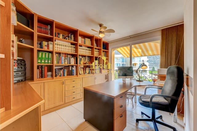 4 soverom Leilighet til salgs i Los Cristianos, Arona med svømmebasseng garasje - € 1 250 000 (Ref: 10158052)