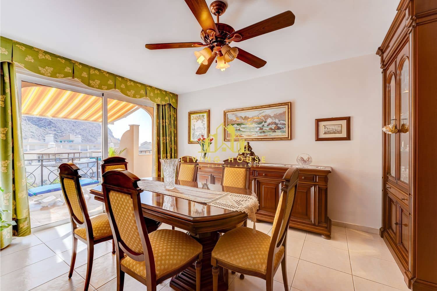 4 soverom Leilighet til salgs i Los Cristianos med svømmebasseng garasje - € 1 250 000 (Ref: 10158052)