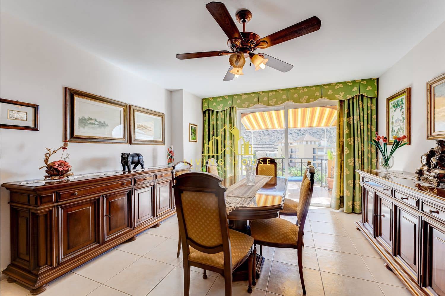 4 soverom Leilighet til salgs i Los Cristianos med svømmebasseng garasje - € 1 250 000 (Ref: 10158052)
