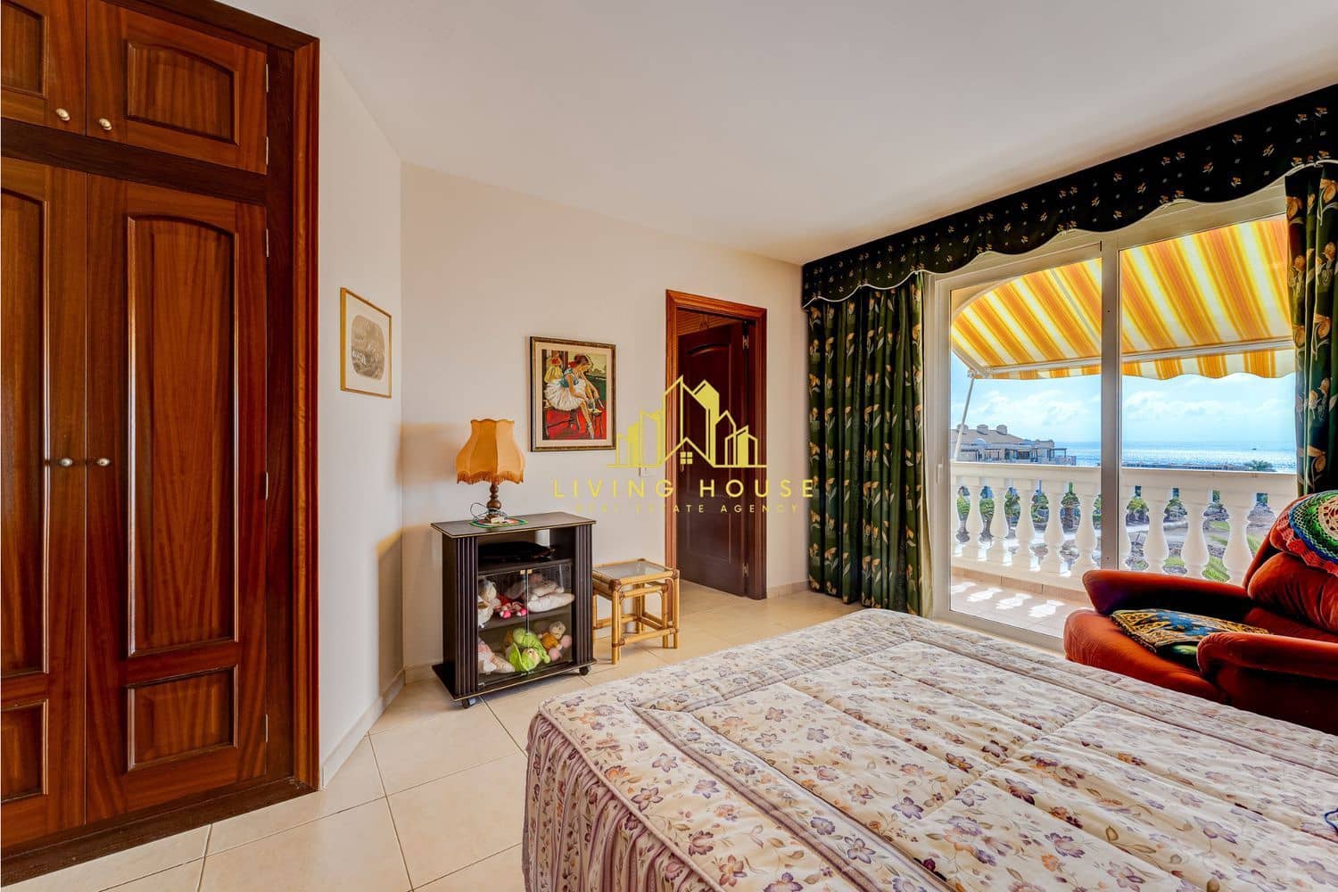 4 soverom Leilighet til salgs i Los Cristianos med svømmebasseng garasje - € 1 250 000 (Ref: 10158052)