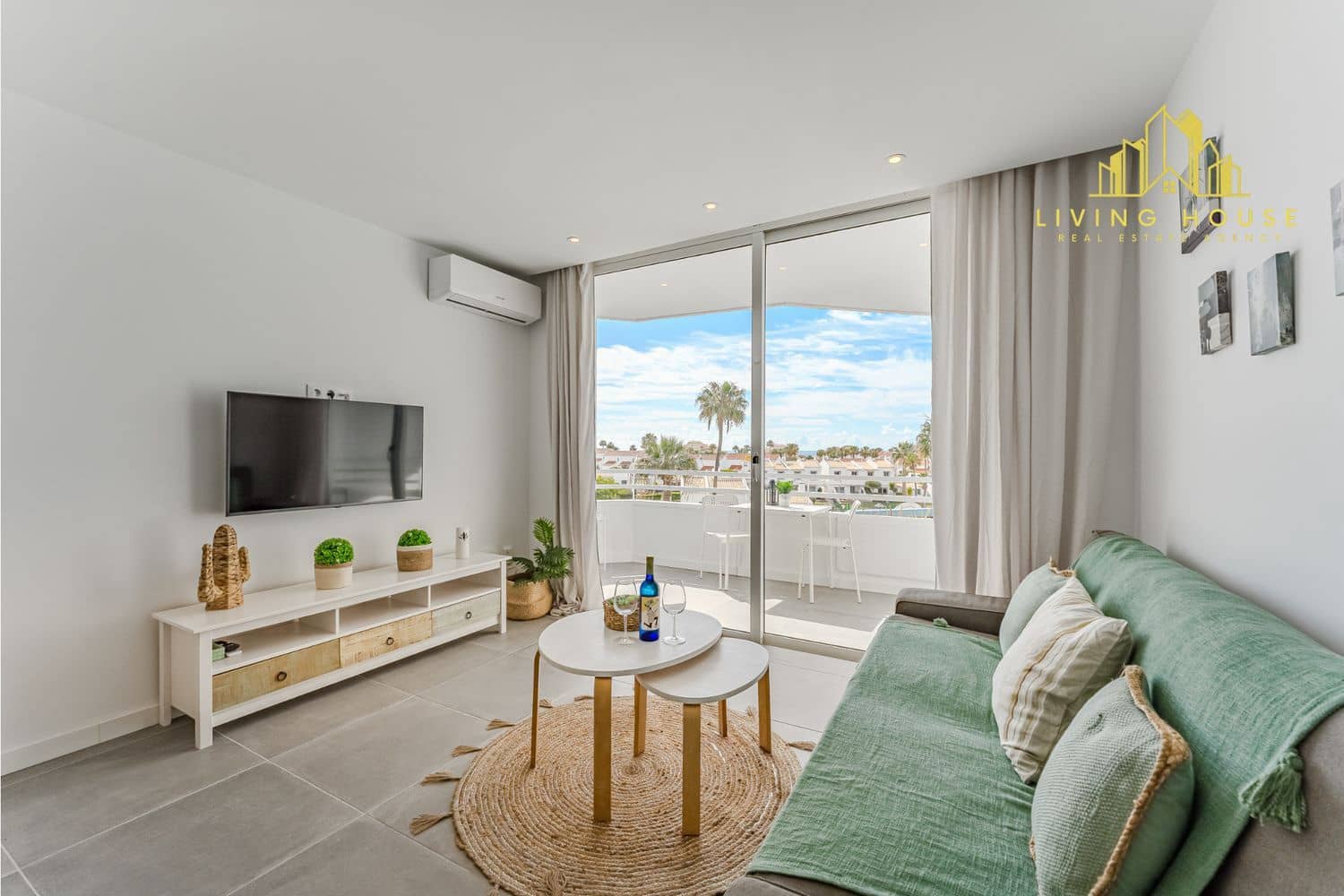 Leilighet til salgs i Santa Cruz de Tenerife med svømmebasseng garasje - € 185 000 (Ref: 10158053)