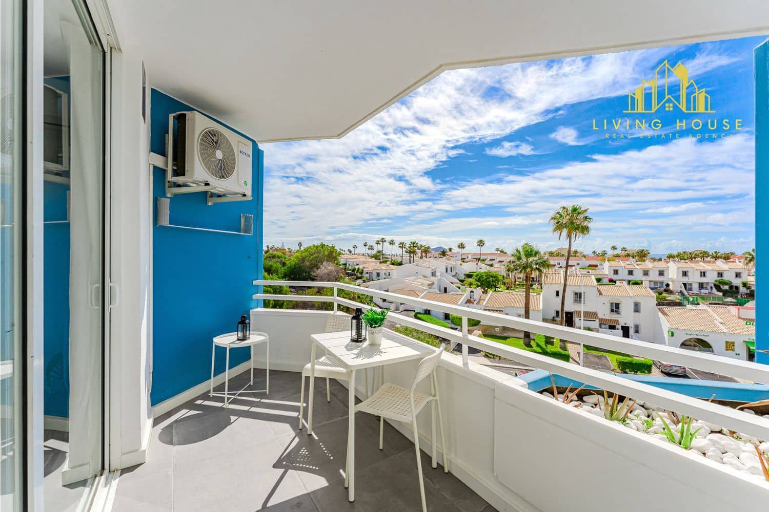 Leilighet til salgs i Santa Cruz de Tenerife med svømmebasseng garasje - € 185 000 (Ref: 10158053)