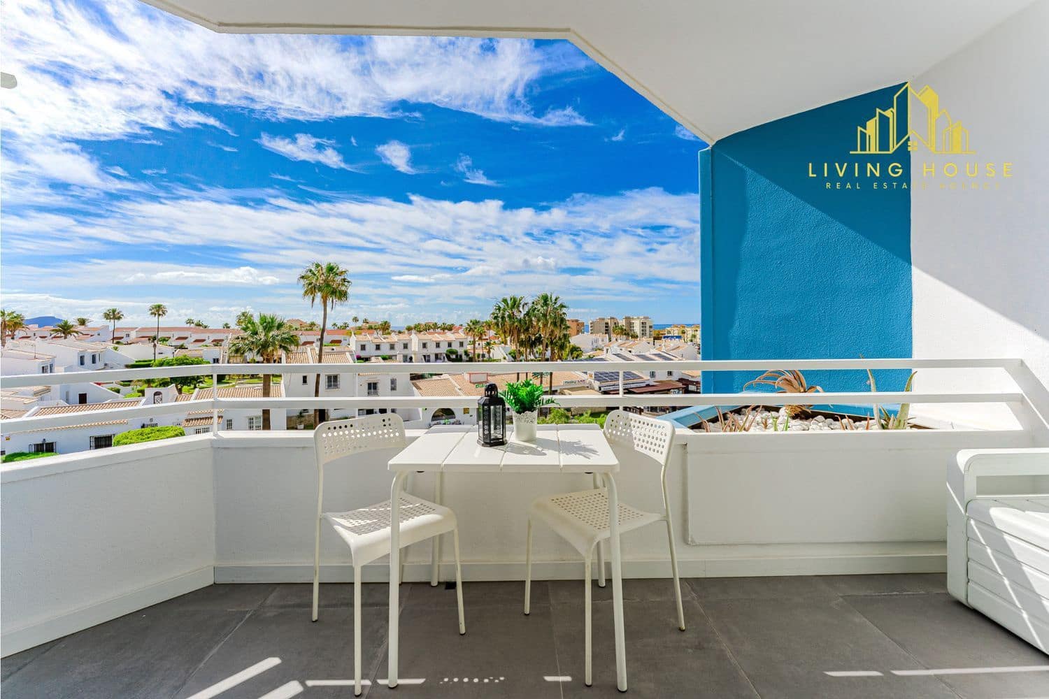Leilighet til salgs i Santa Cruz de Tenerife med svømmebasseng garasje - € 185 000 (Ref: 10158053)