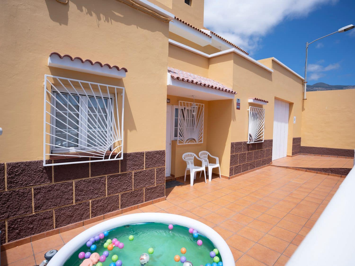5 bedroom Villa for sale in Guimar with garage - € 469,000 (Ref: 10158054)