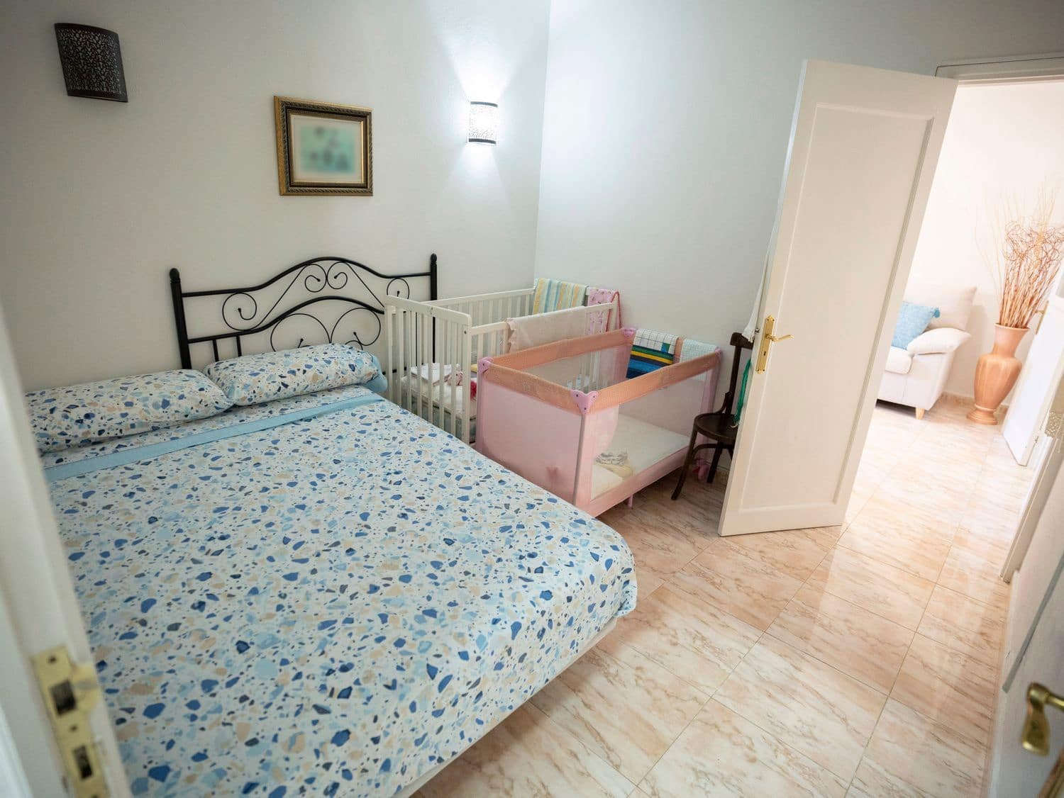 5 bedroom Villa for sale in Guimar with garage - € 469,000 (Ref: 10158054)