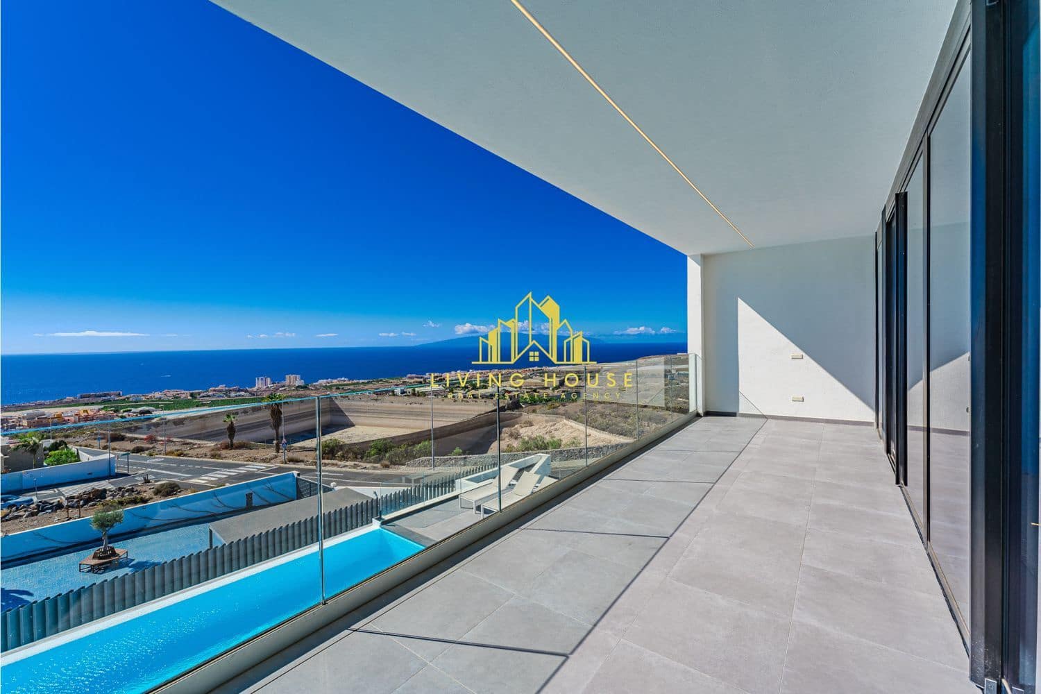5 bedroom Villa for sale in Armenime with pool garage - € 2,190,000 (Ref: 10158059)