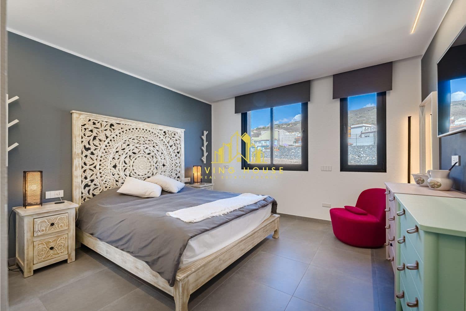 5 bedroom Villa for sale in Armenime with pool garage - € 2,190,000 (Ref: 10158059)