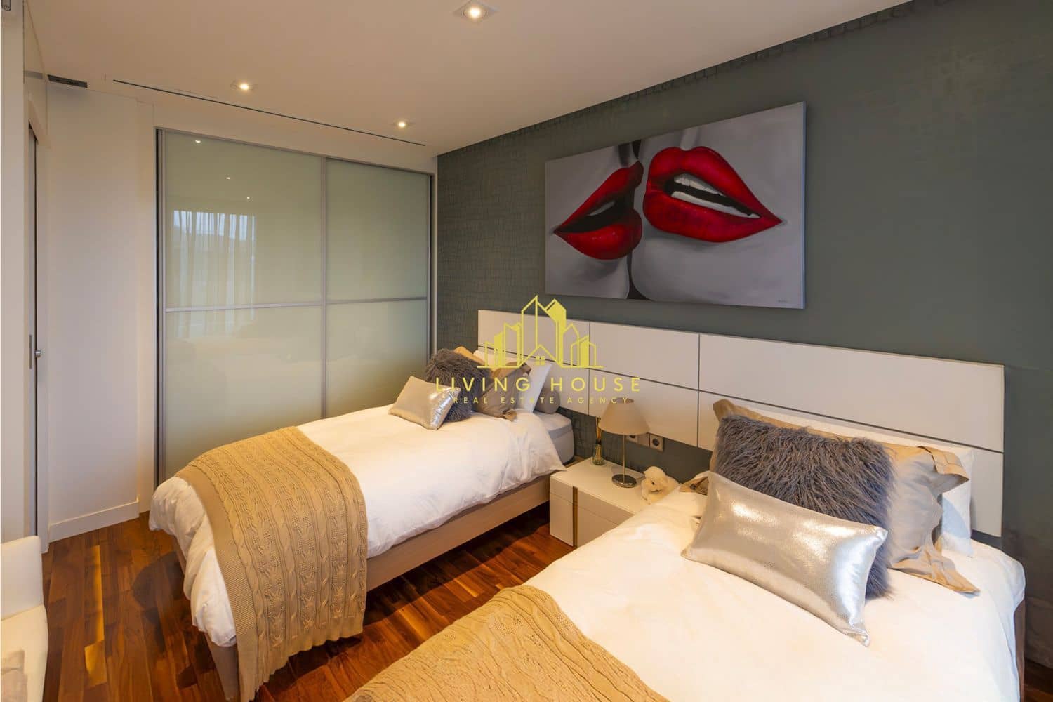 2 bedroom Apartment for sale in Palm-Mar with pool garage - € 745,000 (Ref: 10158060)