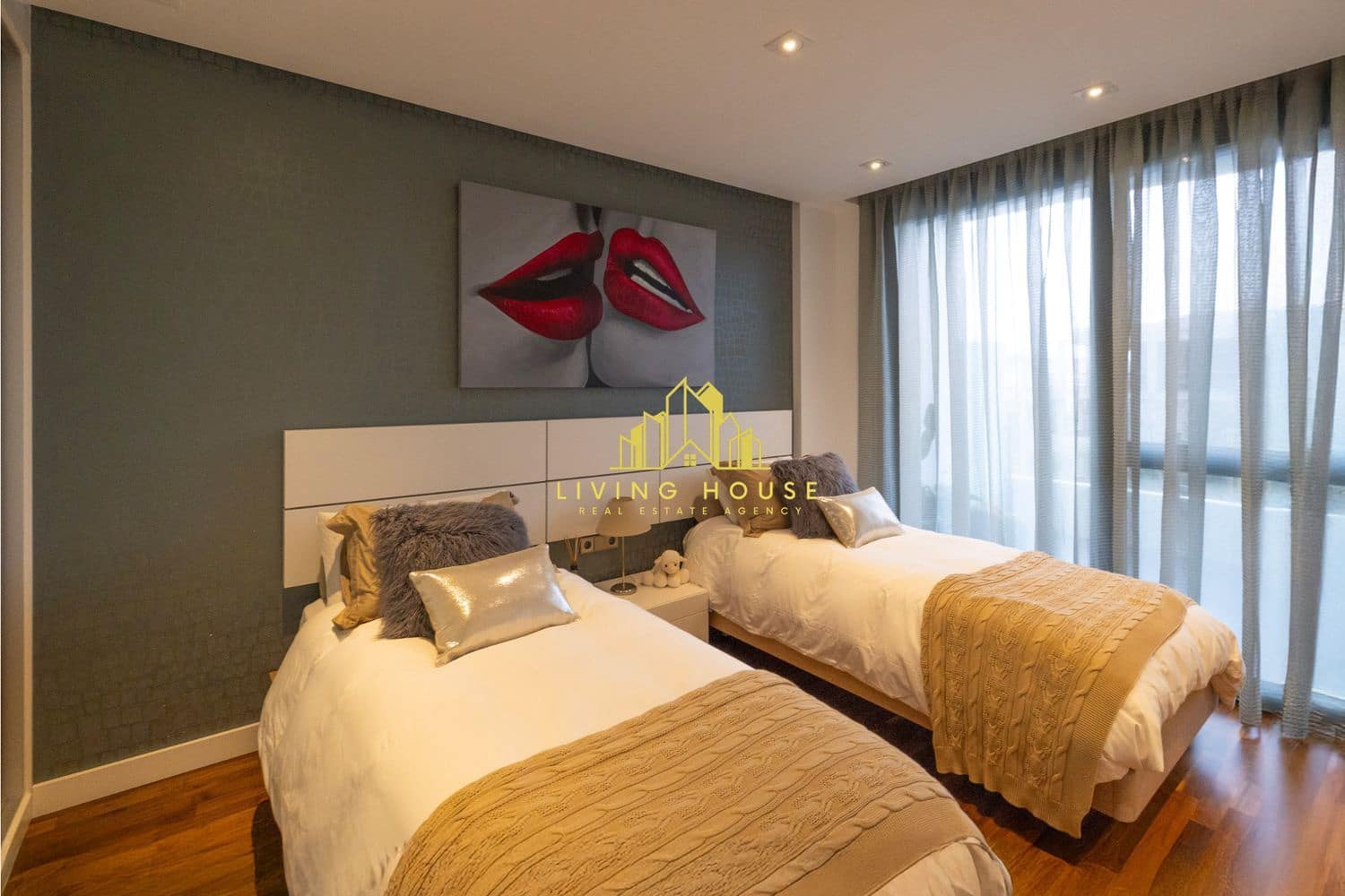 2 bedroom Apartment for sale in Palm-Mar with pool garage - € 745,000 (Ref: 10158060)