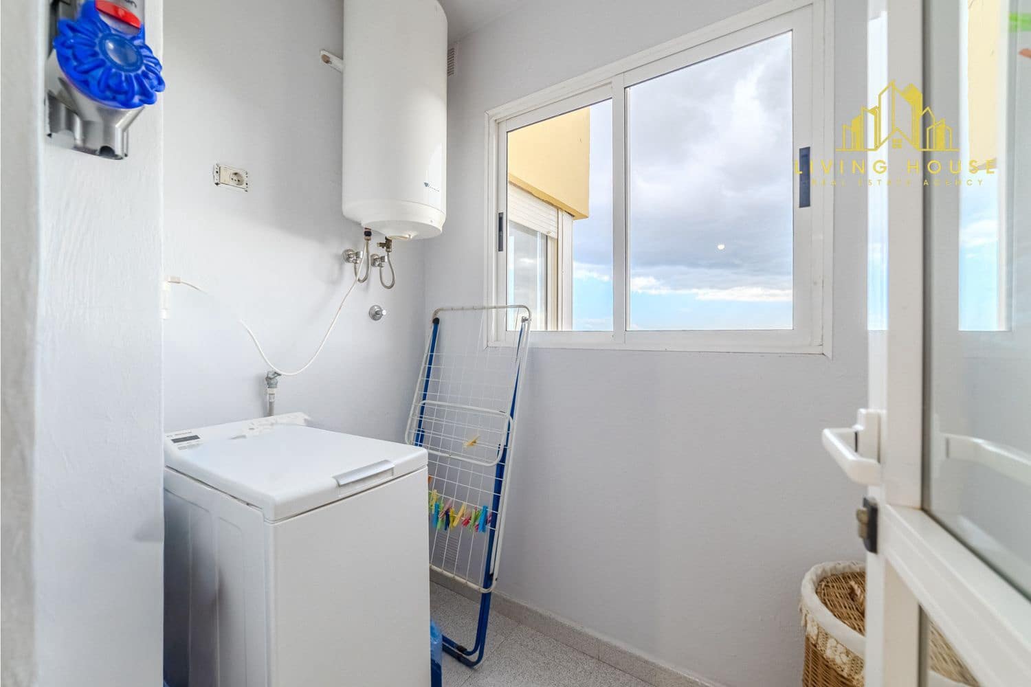 2 soverom Leilighet til salgs i Arona med svømmebasseng garasje - € 311 000 (Ref: 10158062)
