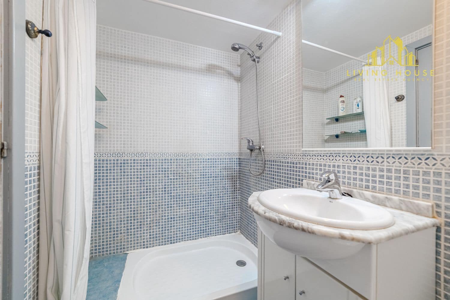 2 soverom Leilighet til salgs i Arona med svømmebasseng garasje - € 311 000 (Ref: 10158062)