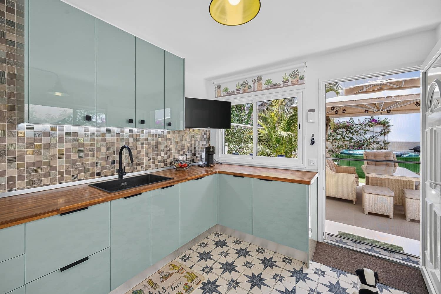 3 soverom Hus til salgs i Chayofa med svømmebasseng garasje - € 769 000 (Ref: 10158063)