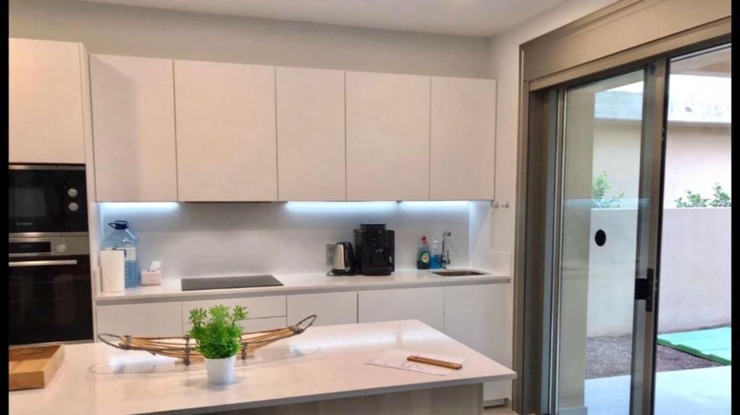 4 soverom Villa til salgs i San Miguel de Abona med svømmebasseng garasje - € 795 000 (Ref: 10158064)