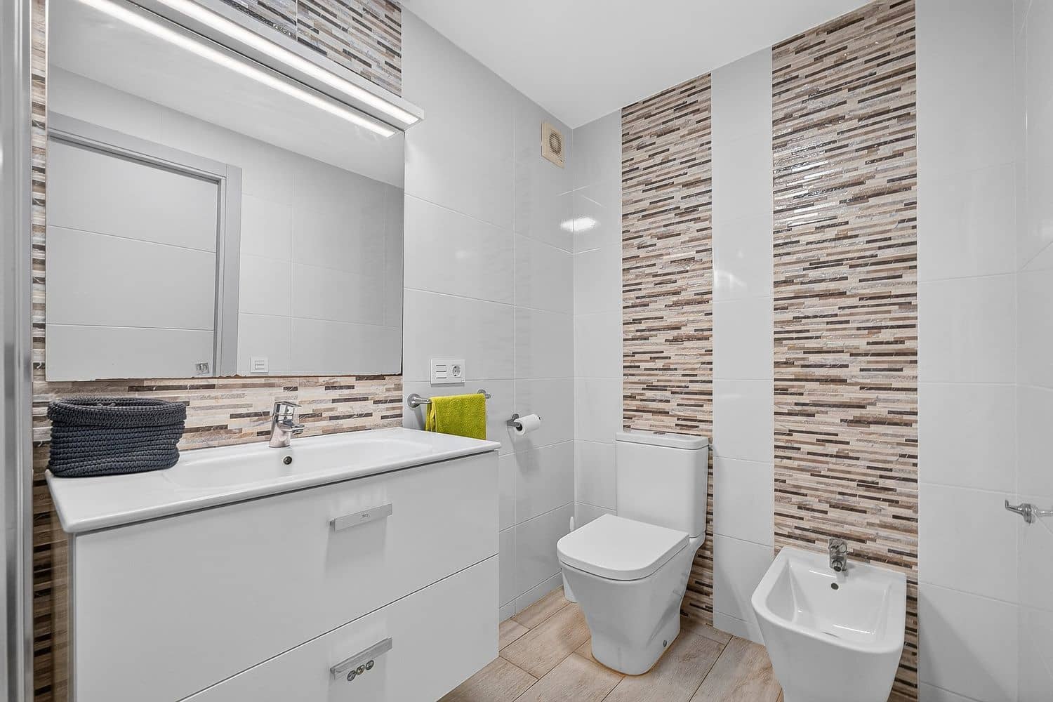 2 soverom Leilighet til salgs i Playa de las Americas med svømmebasseng garasje - € 460 000 (Ref: 10158066)
