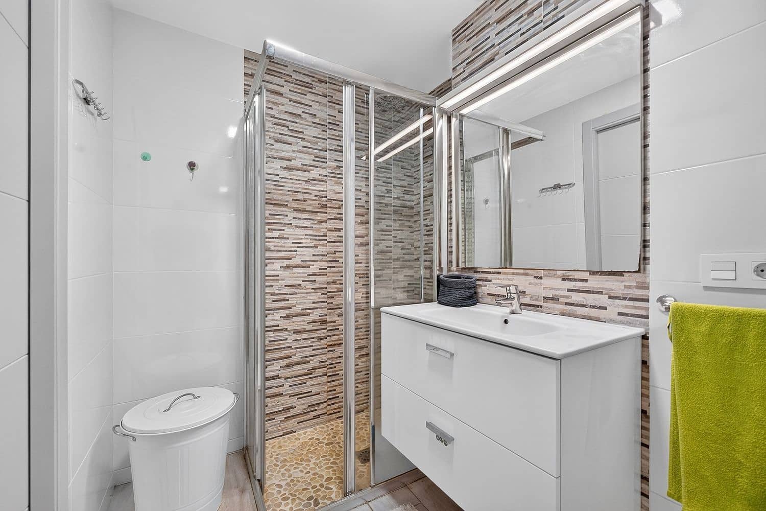 2 soverom Leilighet til salgs i Playa de las Americas med svømmebasseng garasje - € 460 000 (Ref: 10158066)