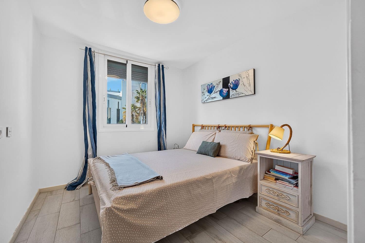 2 soverom Leilighet til salgs i Playa de las Americas med svømmebasseng garasje - € 460 000 (Ref: 10158066)