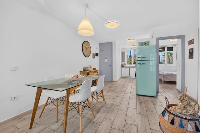 2 soverom Leilighet til salgs i Playa de las Americas, Arona med svømmebasseng garasje - € 460 000 (Ref: 10158066)