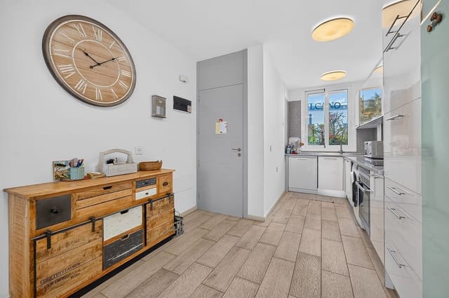 2 soverom Leilighet til salgs i Playa de las Americas, Arona med svømmebasseng garasje - € 460 000 (Ref: 10158066)