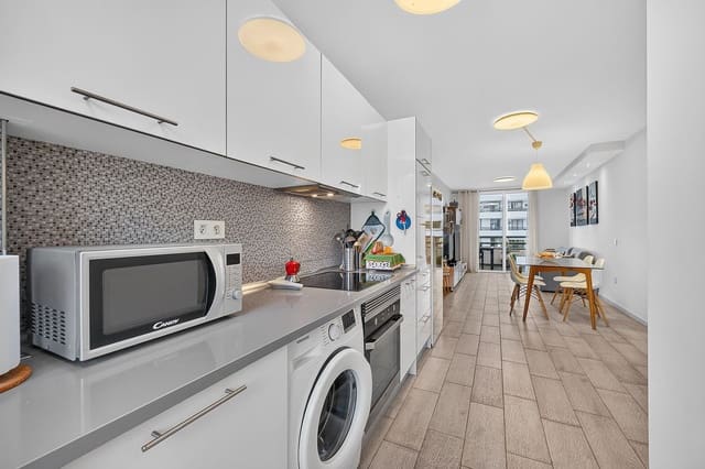 2 soverom Leilighet til salgs i Playa de las Americas, Arona med svømmebasseng garasje - € 460 000 (Ref: 10158066)
