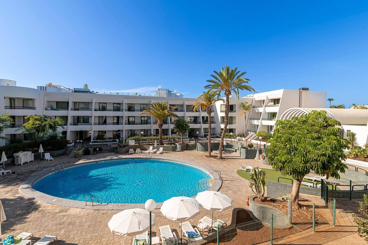 2 soverom Leilighet til salgs i Playa de las Americas med svømmebasseng garasje - € 460 000 (Ref: 10158066)