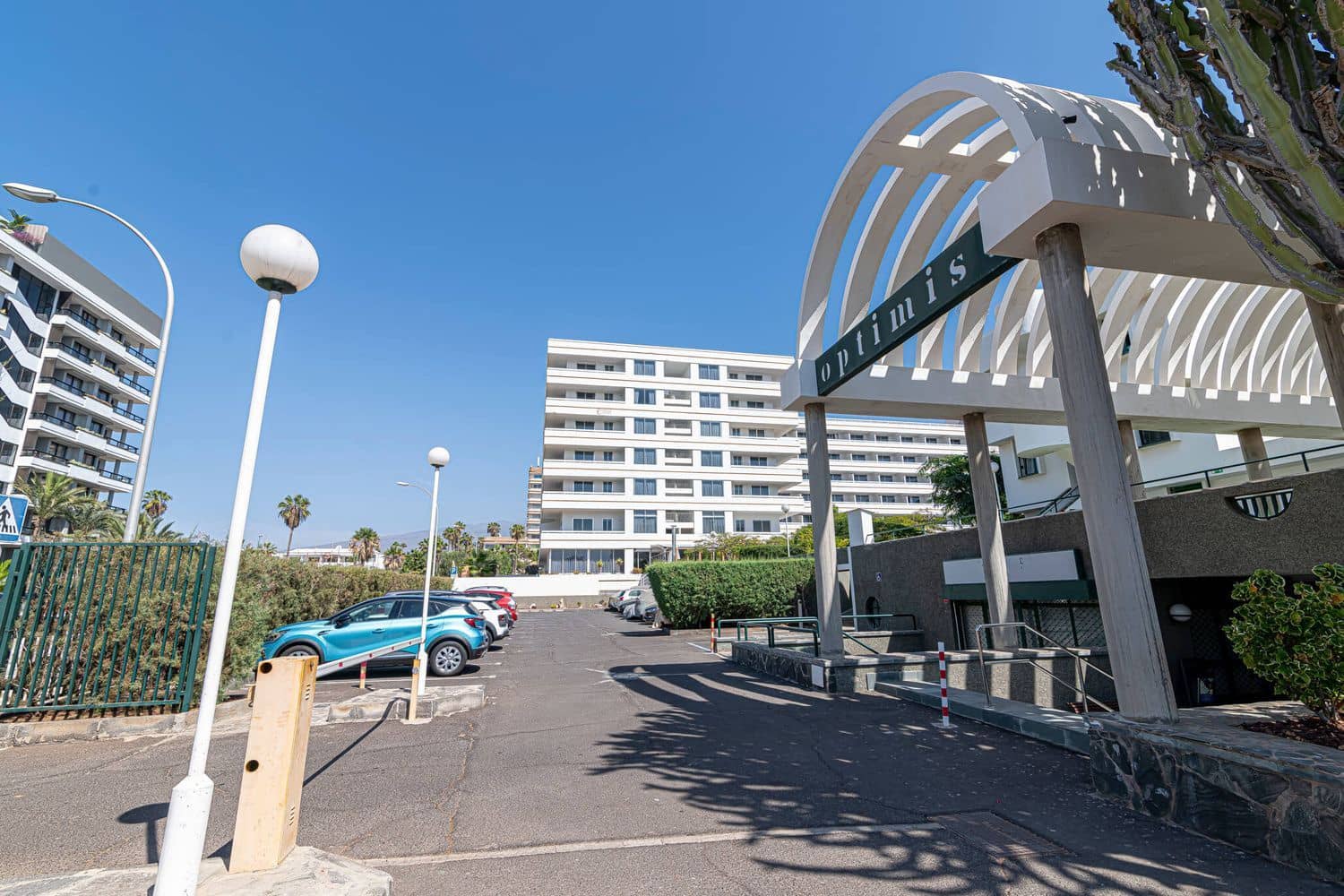 2 soverom Leilighet til salgs i Playa de las Americas med svømmebasseng garasje - € 460 000 (Ref: 10158066)