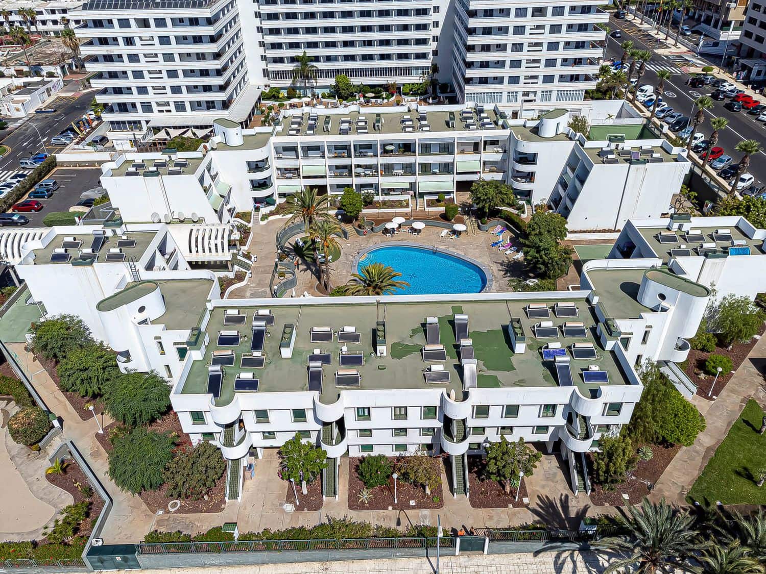 2 soverom Leilighet til salgs i Playa de las Americas med svømmebasseng garasje - € 460 000 (Ref: 10158066)