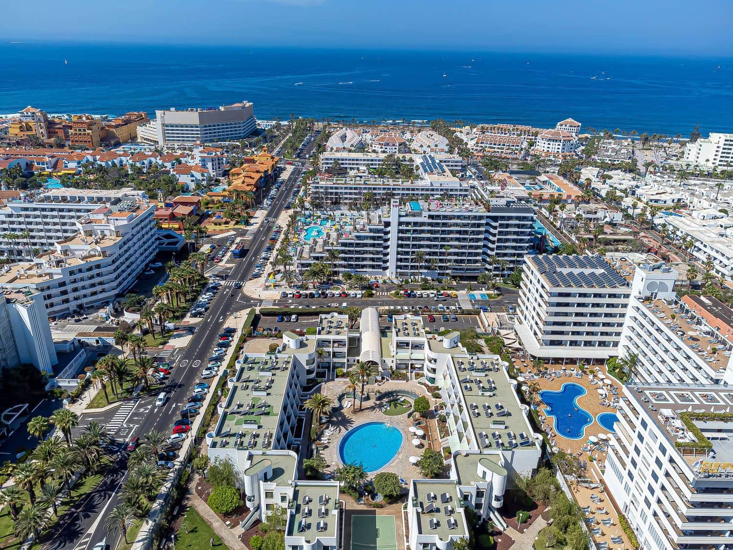 2 soverom Leilighet til salgs i Playa de las Americas med svømmebasseng garasje - € 460 000 (Ref: 10158066)