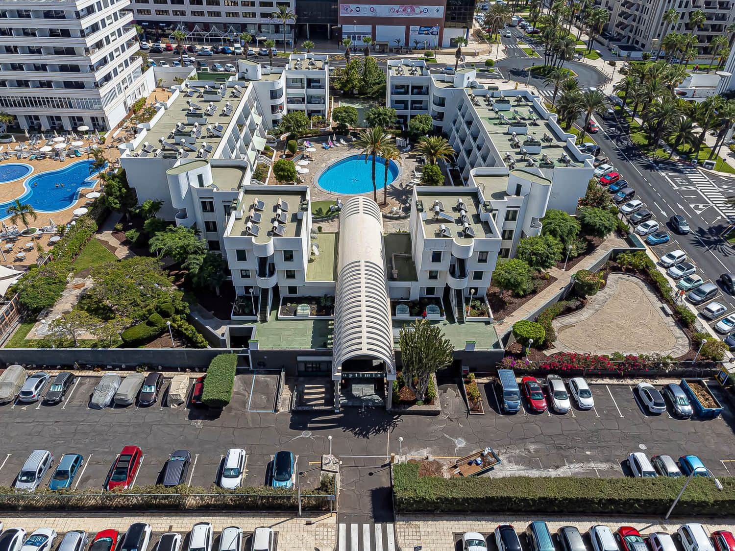 2 soverom Leilighet til salgs i Playa de las Americas med svømmebasseng garasje - € 460 000 (Ref: 10158066)