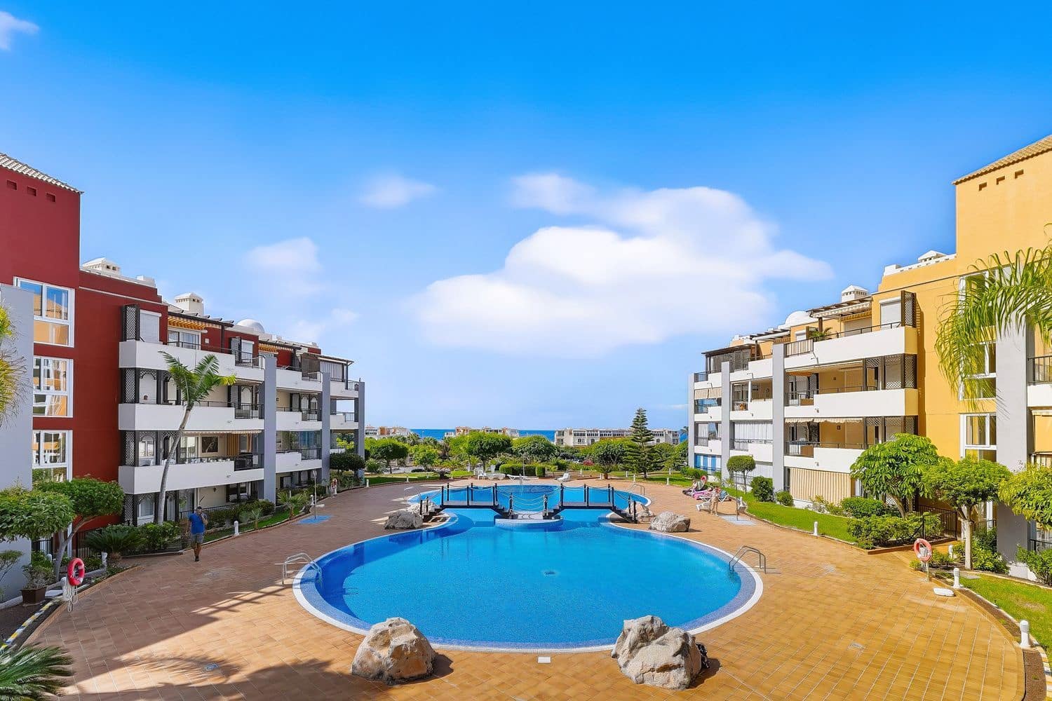1 soverom Leilighet til salgs i Los Cristianos med svømmebasseng garasje - € 440 000 (Ref: 10158067)