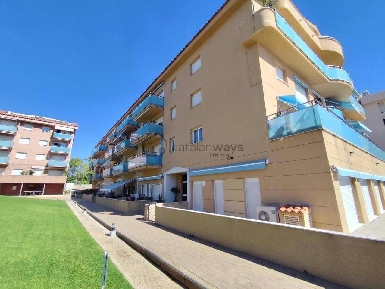 4 slaapkamer Flat te koop in L'Ampolla met zwembad garage - € 285.000 (Ref: 10078938)