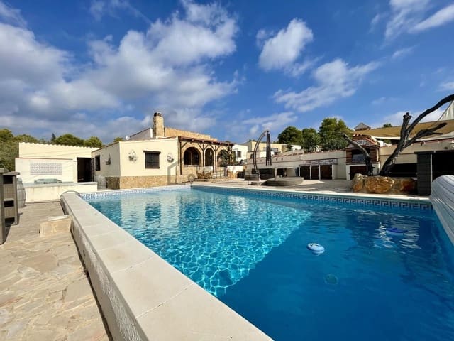 4 soverom Finca/Herregård til salgs i El Perelló med svømmebasseng garasje - € 485 000 (Ref: 10153787)