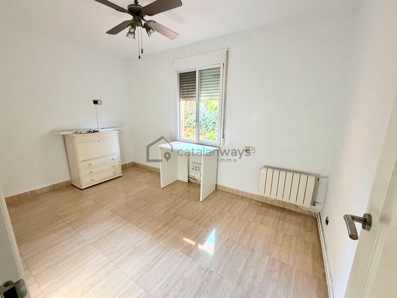5 bedroom Villa for sale in Tortosa with pool garage - € 360,000 (Ref: 10163331)