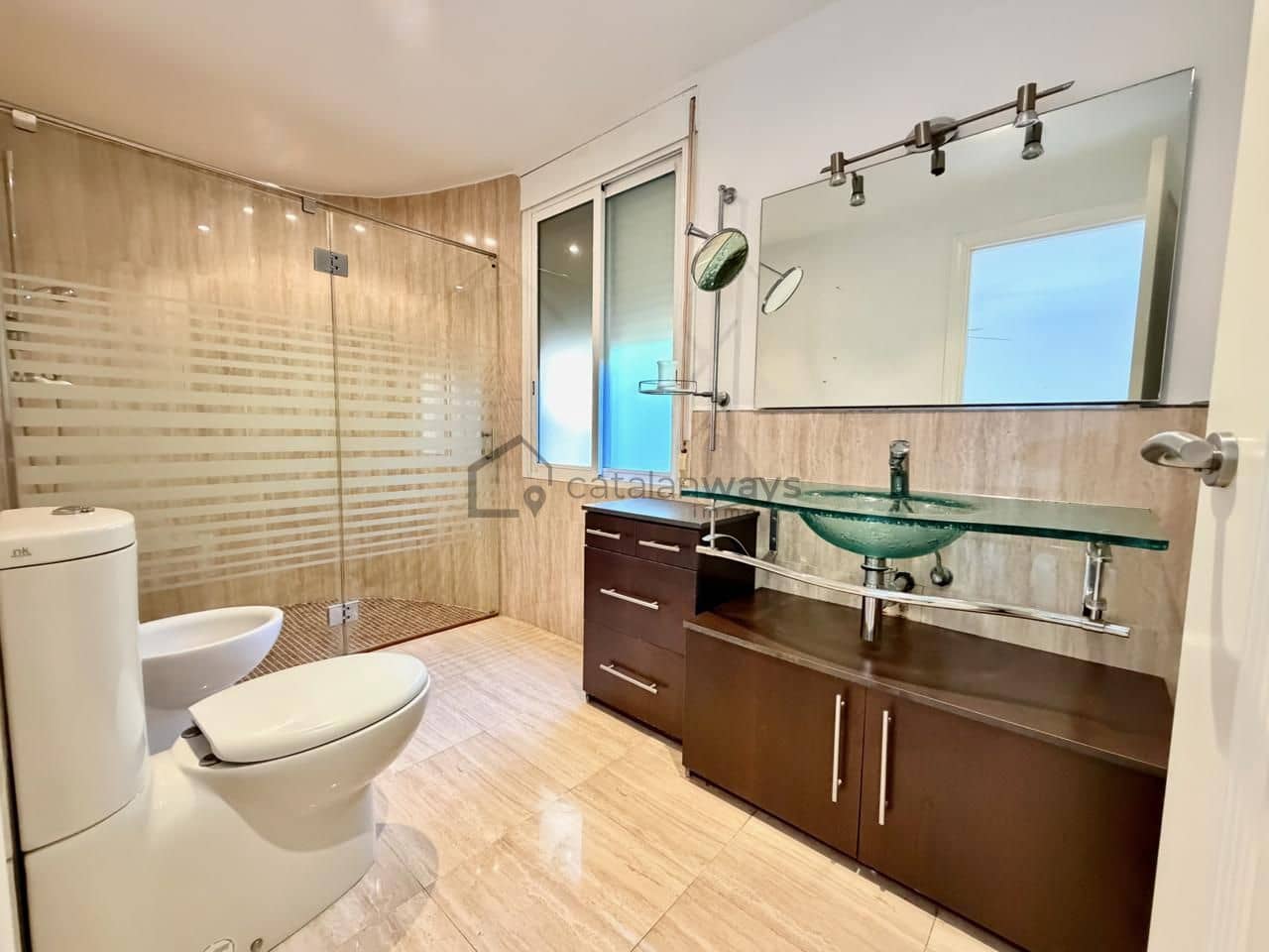 5 bedroom Villa for sale in Tortosa with pool garage - € 360,000 (Ref: 10163331)