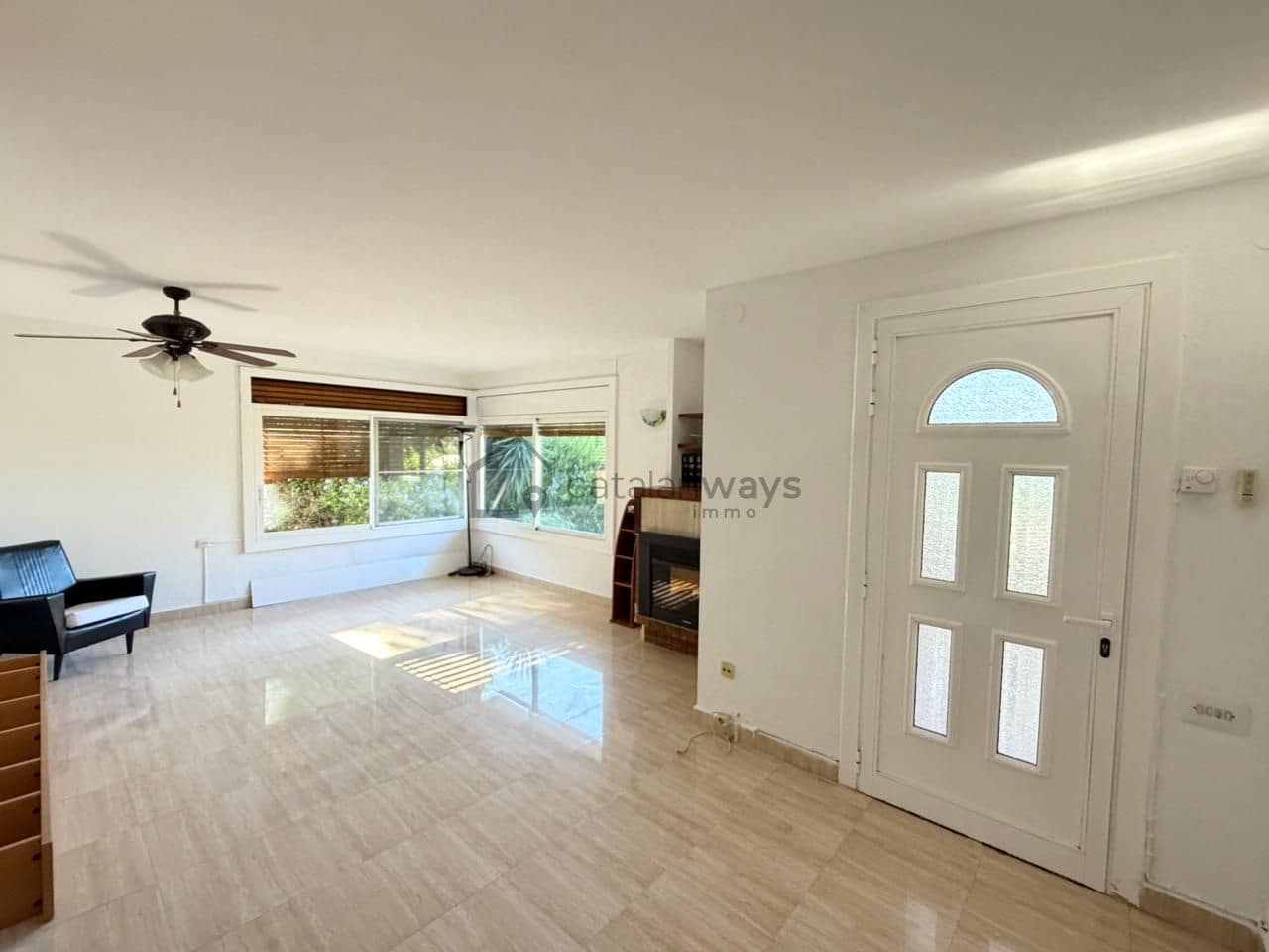 5 bedroom Villa for sale in Tortosa with pool garage - € 360,000 (Ref: 10163331)