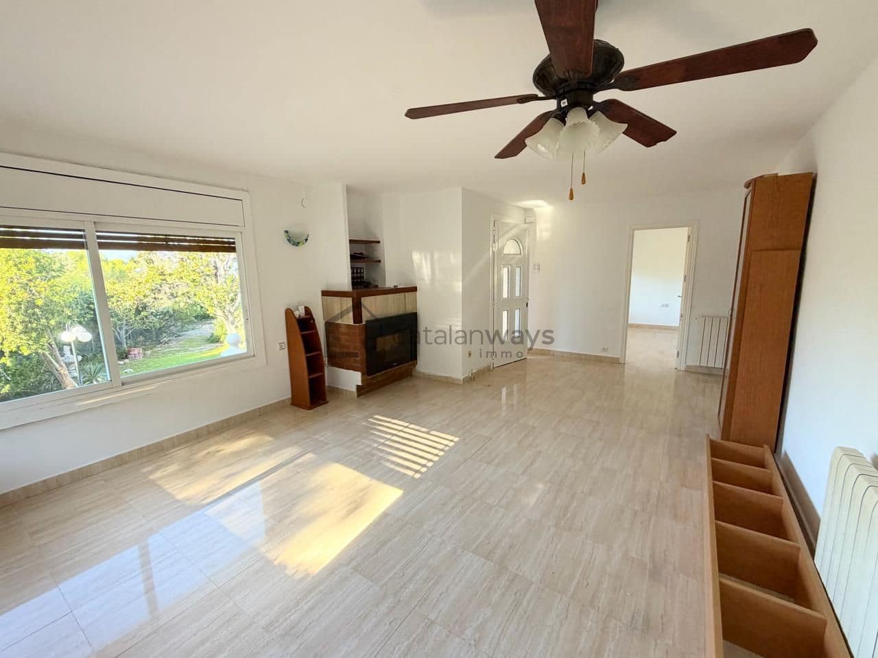 5 bedroom Villa for sale in Tortosa with pool garage - € 360,000 (Ref: 10163331)