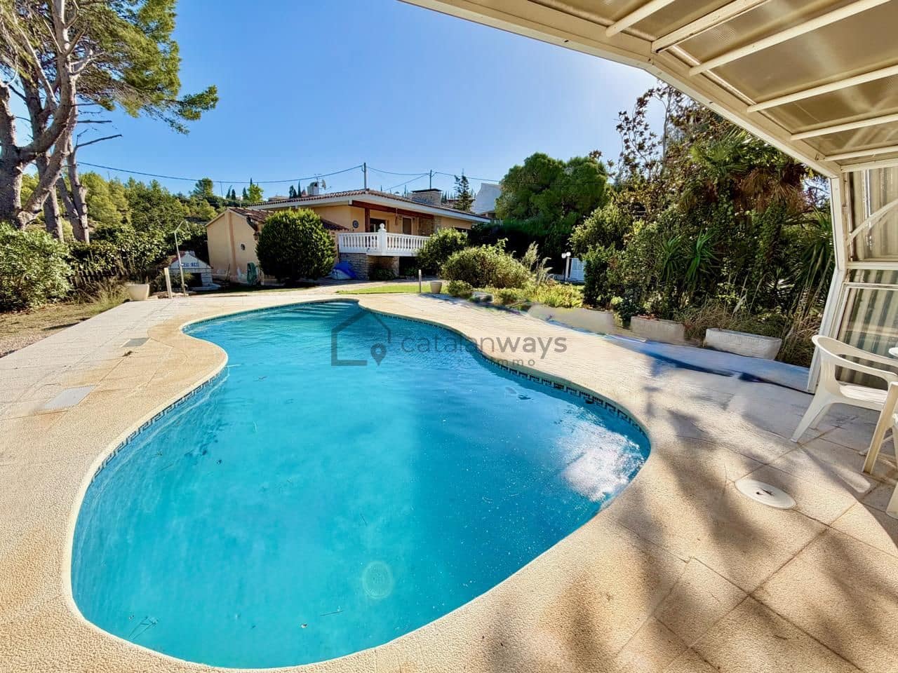 5 bedroom Villa for sale in Tortosa with pool garage - € 360,000 (Ref: 10163331)