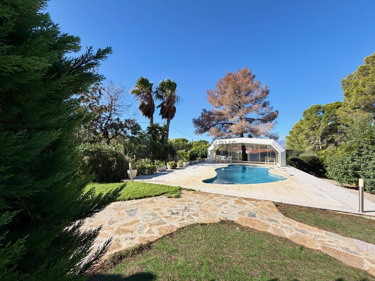 5 bedroom Villa for sale in Tortosa with pool garage - € 360,000 (Ref: 10163331)