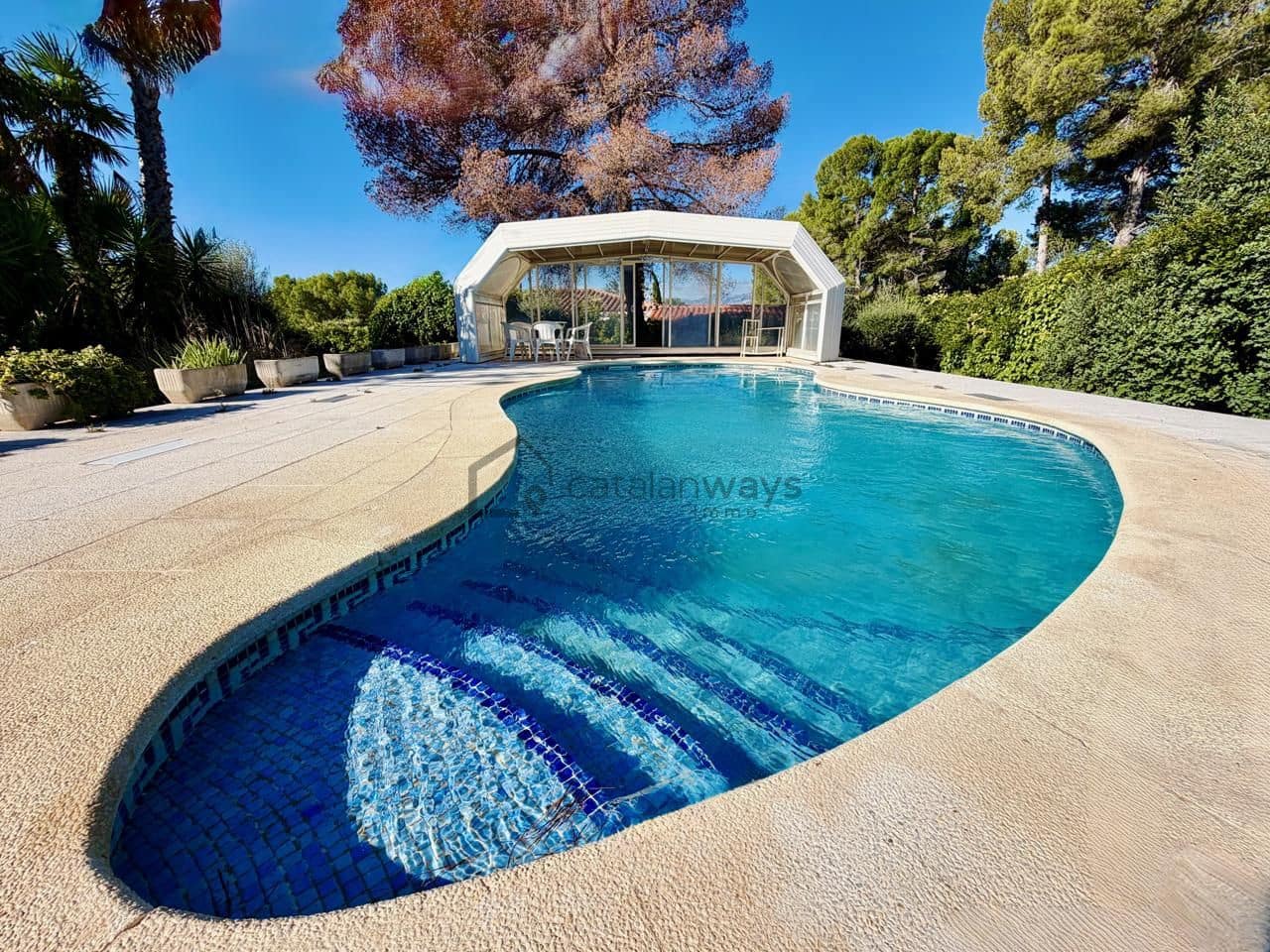 5 bedroom Villa for sale in Tortosa with pool garage - € 360,000 (Ref: 10163331)