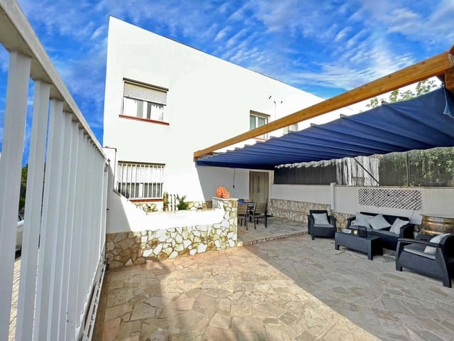 4 bedroom Villa for sale in El Perelló with garage - € 315,000 (Ref: 8444443)