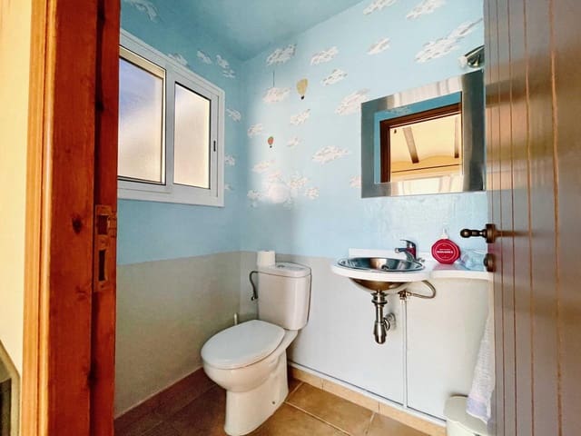 4 bedroom Villa for sale in El Perelló with garage - € 315,000 (Ref: 8444443)