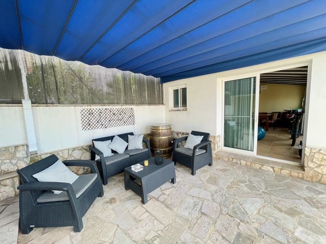 4 bedroom Villa for sale in El Perelló with garage - € 315,000 (Ref: 8444443)