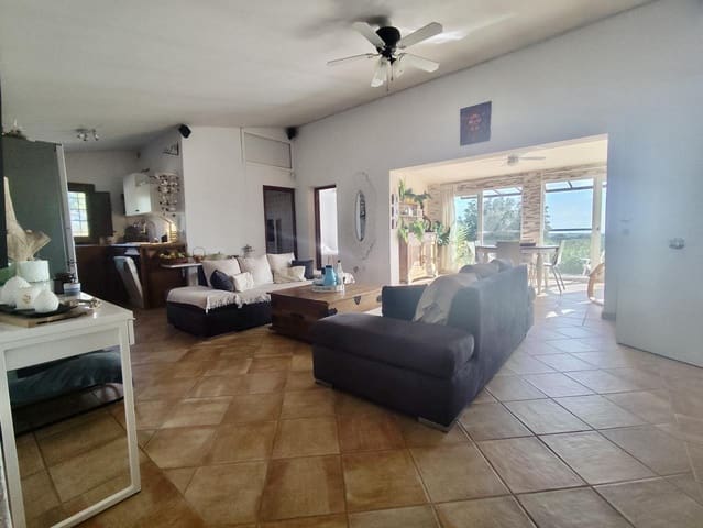 3 sypialnia Finka/Dom wiejski na sprzedaż w El Perelló z basenem - 375 000 € (Ref: 8600853)