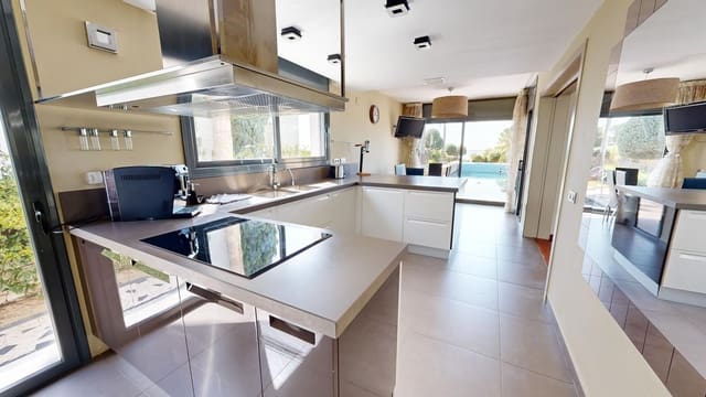 4 bedroom Villa for sale in El Perelló with pool garage - € 1,150,000 (Ref: 8840340)