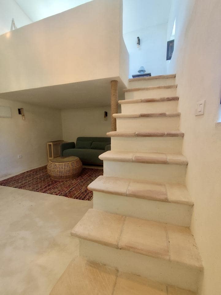 9 soveværelse Finca/Landehus til salg i L'Aldea med swimmingpool - € 650.000 (Ref: 8866467)